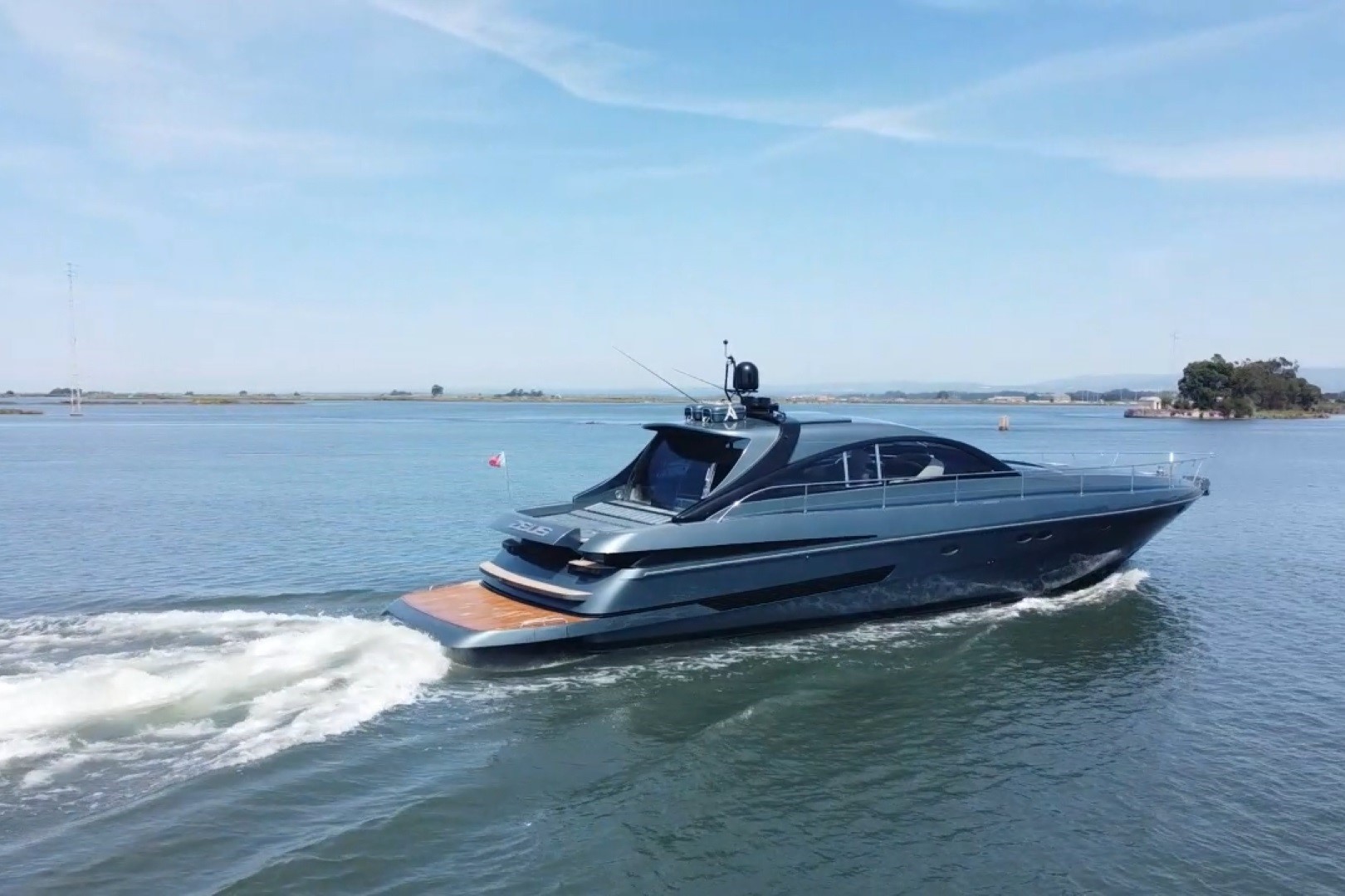 Pershing 65 Limited vendesi