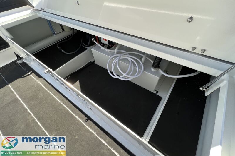 Highfield Sport 700 - storage compartment Highfield Sport 700 Hypalon