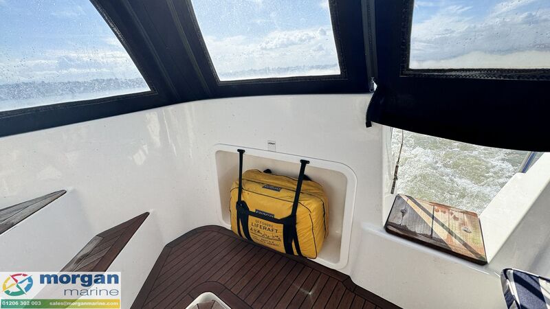  Hardy  32 Commander