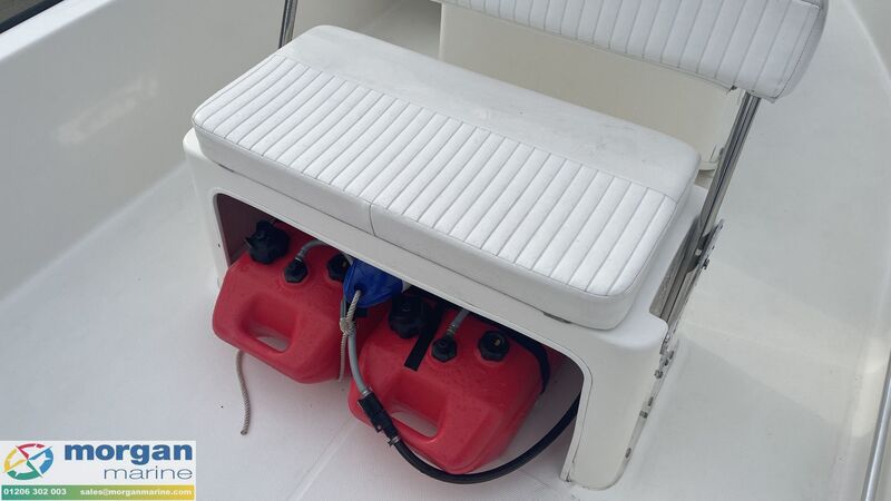  Boston Whaler  170 Montauk 