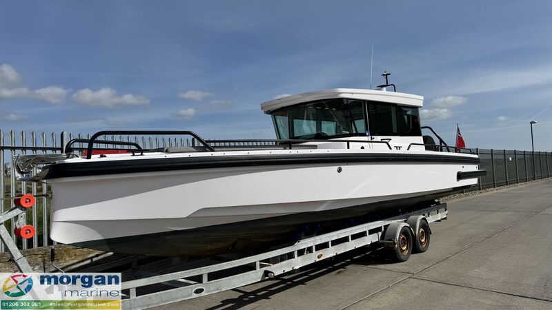  Axopar  28 Cabin