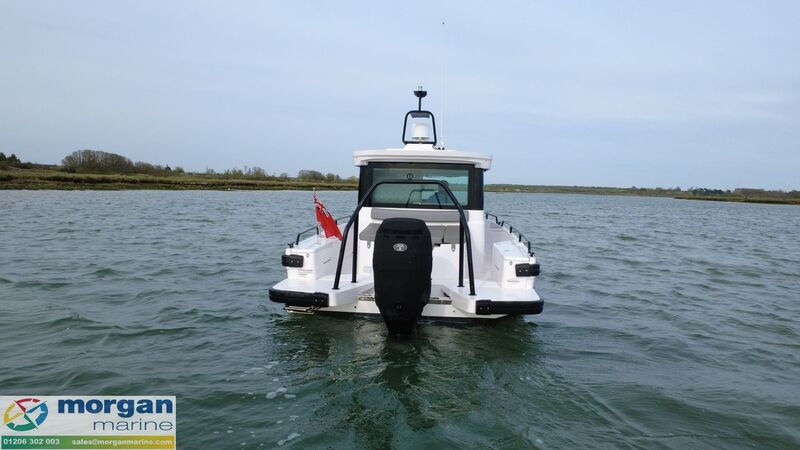  Axopar  28 Cabin