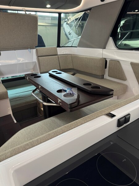 Axopar 45  38 Axopar Axopar 45 Cross Cabin