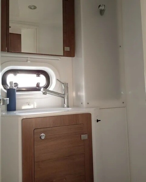 Bali 4.2_15 Catana Bali 4.2