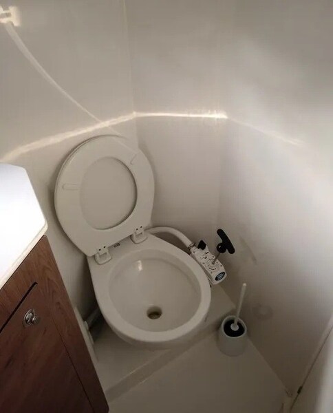 Bali 4.2_17 Catana Bali 4.2