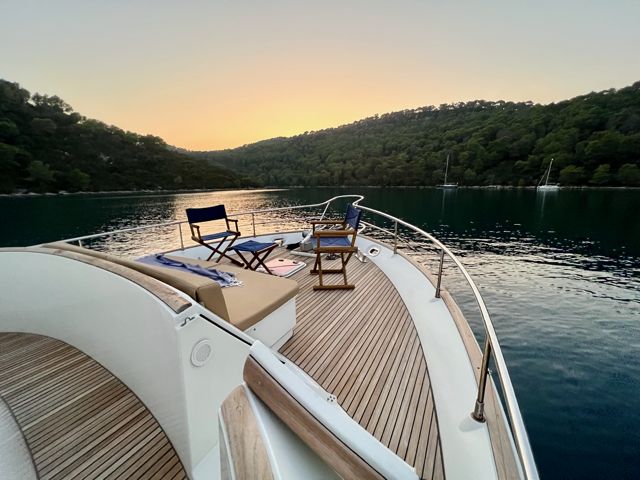  Beneteau SWIFT TRAWLER 52