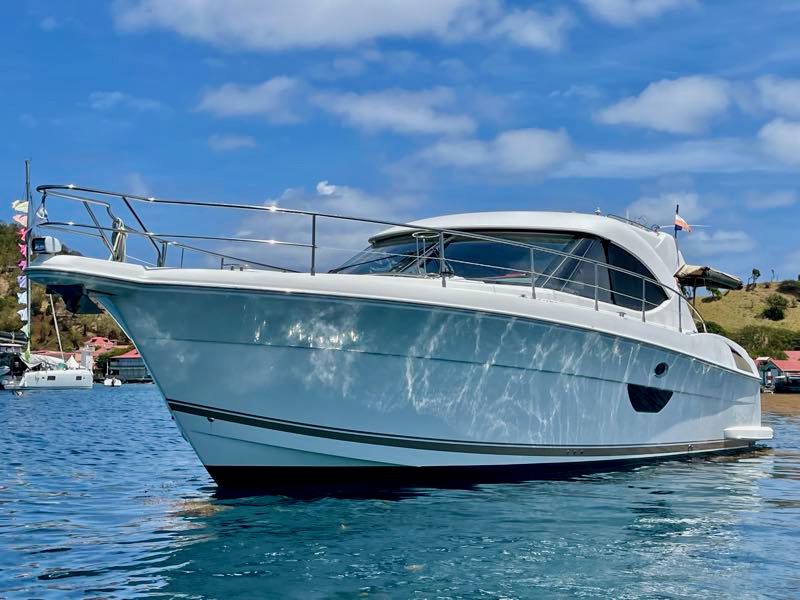 RIVIERA MARINE 4400 SPORT YACHT vendesi