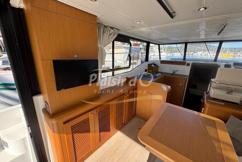 Beneteau Swift Trawler 35 Beneteau Swift Trawler 35