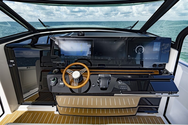 Tiara 56LS helm station Tiara Yachts 56LS