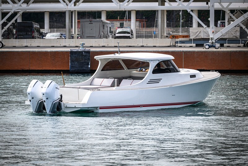 Toy 39 Outboard, aft profile Toy Marine TOY 39 FB