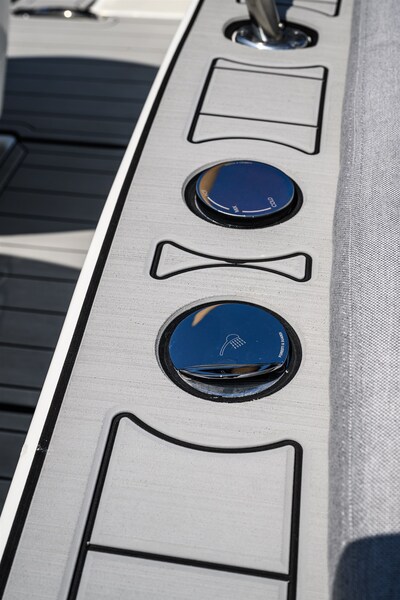 Toy 39 Outboard, detail 5 Toy Marine TOY 39 FB