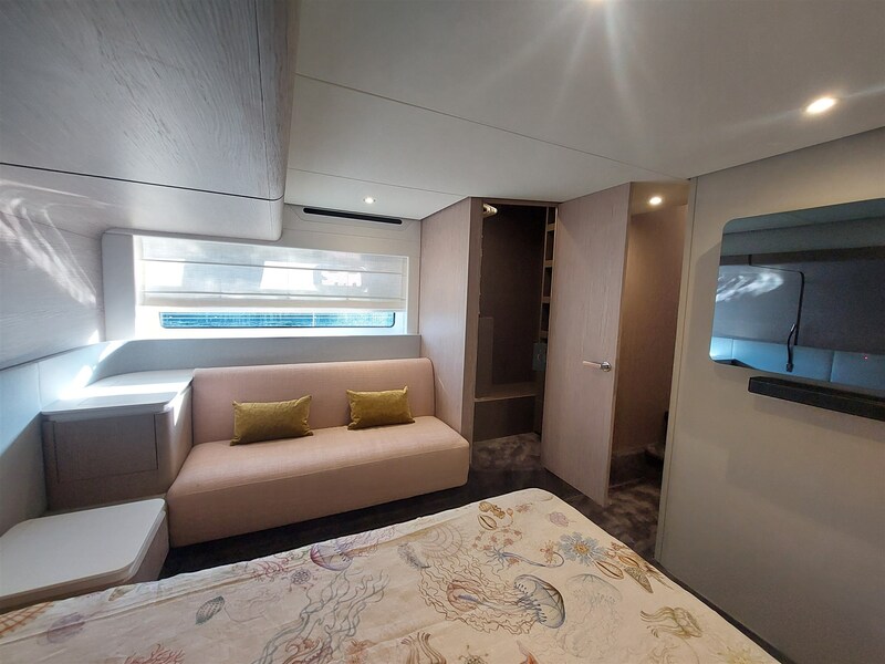 Azimut 53 Fly owner's cabin Azimut 53 Flybridge MY 2021