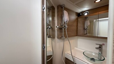 Saxdor 400 GTO Bathroom 