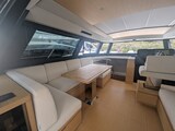 {I} Dinette Pardo Yachts GT 52