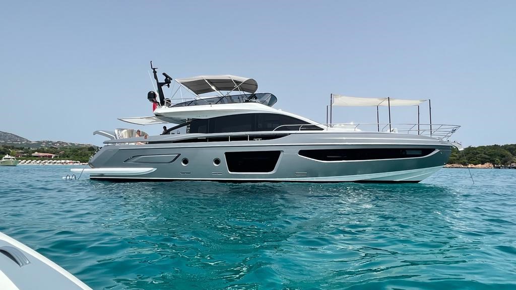 Azimut S7 M/Y 2023 vendesi