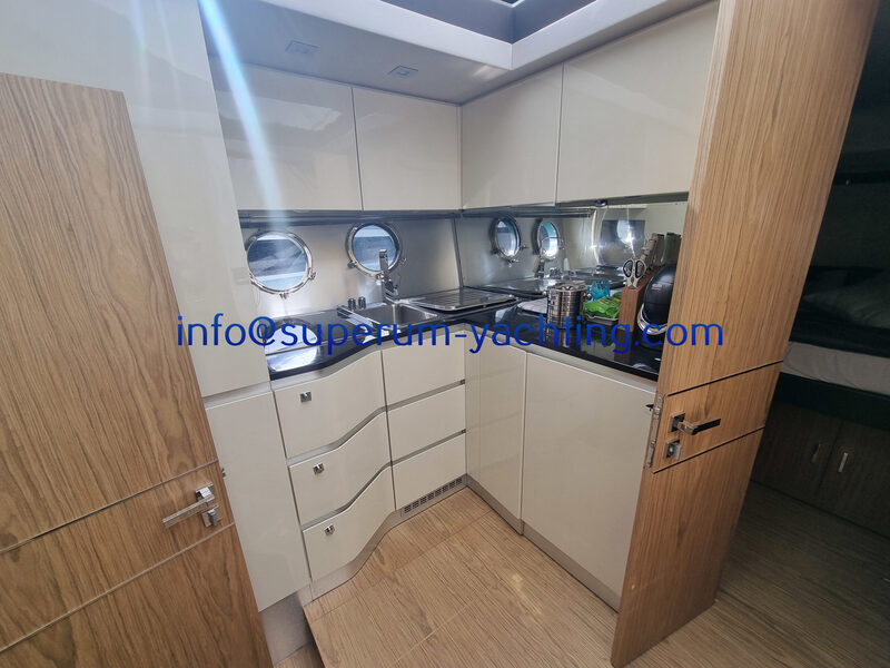 1000077026 Sessa Marine F54 FLY