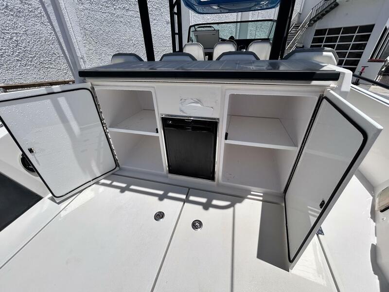  Axopar 37 Sun Top