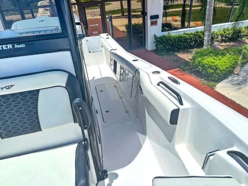 Tidewater 256 Adventurer