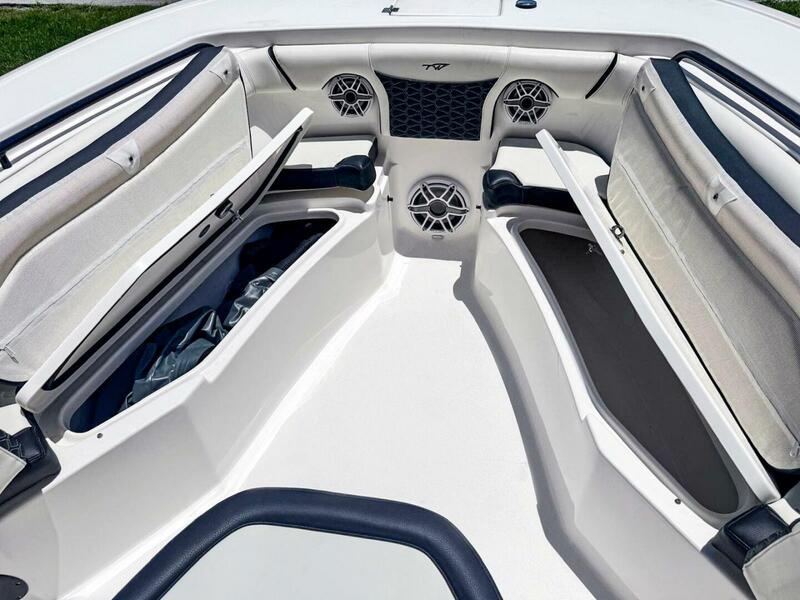  Tidewater 256 Adventurer