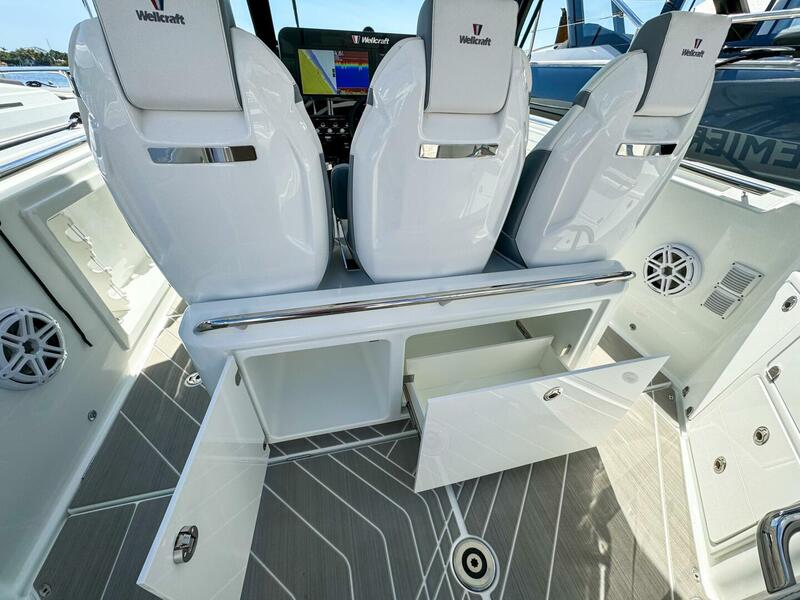  Wellcraft 38 T-Top
