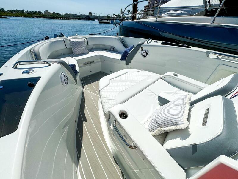  Wellcraft 38 T-Top