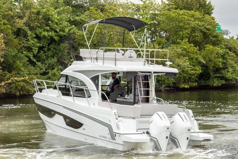  Beneteau Antares 11