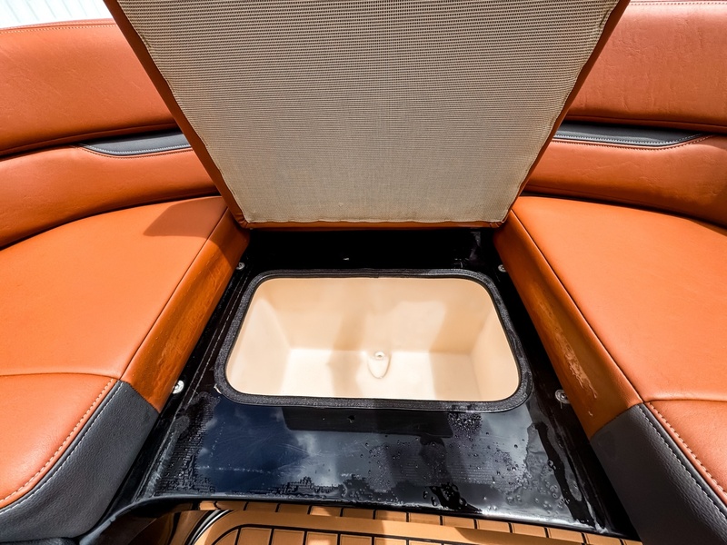  Regal 2800 Bowrider