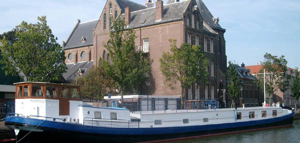  Woonschip Ex Vrachtschip