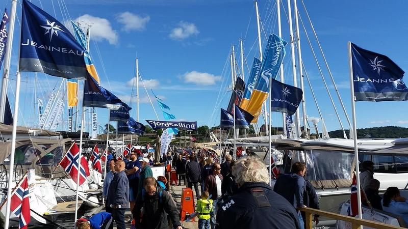 Båter i sjøen Båter i sjøen