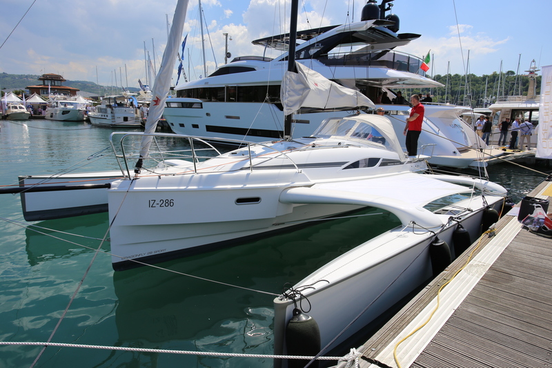 Dragonfly 28 Sport Internautica International Boat Show 2016