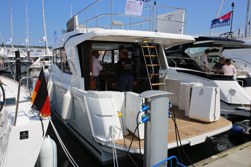 Beneteau Swift Trawler 30 Hanseboot ancora boat show 2016