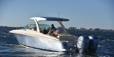 Launch 35 GT, new model from Chris-Craft